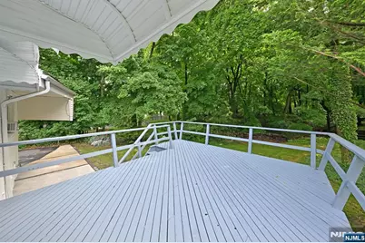 221 Lakeview Drive, Ridgewood, NJ 07450 - Photo 22