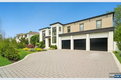 24 Carol Drive, Englewood Cliffs, NJ 07632 - Photo 4