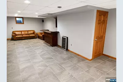 68 Carol Place, Wayne, NJ 07470 - Photo 2
