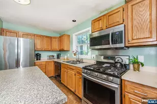 19 Franklin Pl, Hackensack, NJ 07601 - Photo 8