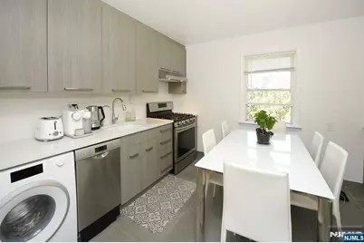 16-12 Plaza Road B #B, Fair Lawn, NJ 07410 - Photo 4