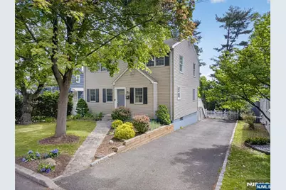 538 Coolidge Place, Paramus, NJ 07652 - Photo 2