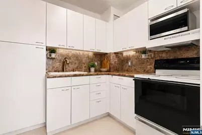 1450 Palisade Avenue 6F #6F, Fort Lee, NJ 07024 - Photo 6