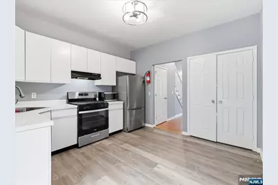 4 Derby Street 2 #2, East Orange, NJ 07018 - Photo 4