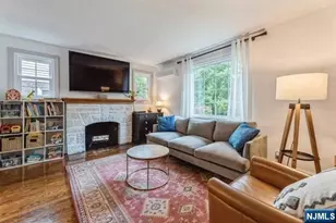 1125 W Laurelton Pkwy, Teaneck Township, NJ 07666 - Photo 2