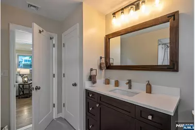 320 Monroe Avenue, Wyckoff Township, NJ 07481 - Photo 30