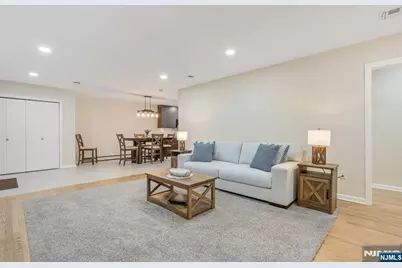 320 Monroe Avenue, Wyckoff Township, NJ 07481 - Photo 8