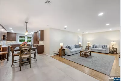 320 Monroe Avenue, Wyckoff Township, NJ 07481 - Photo 10