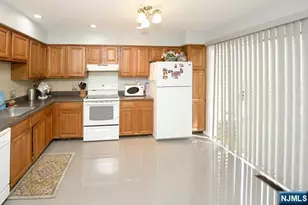 11 Park View Pl 2E, Fair Lawn, NJ 07410 - Photo 4