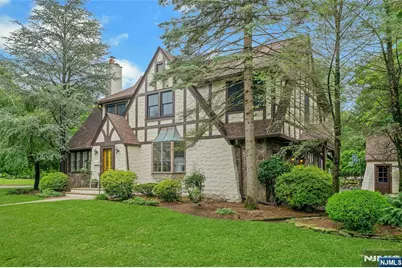 60 Chestnut Street, Ramsey, NJ 07446 - Photo 2