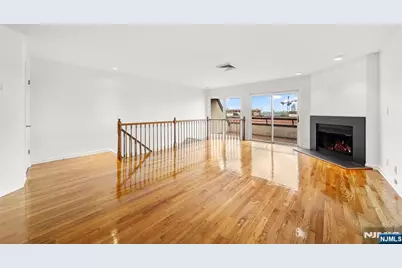 300 Gorge Road 1 #1, Cliffside Park, NJ 07010 - Photo 4