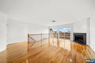 300 Gorge Road 1, Cliffside Park, NJ 07010 - Photo 4