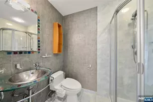 300 Gorge Road 1, Cliffside Park, NJ 07010 - Photo 20