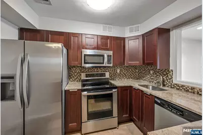6409 Liberty I1 #I1, North Bergen, NJ 07047 - Photo 14