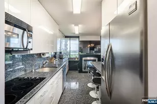 200 Winston Dr 718, Cliffside Park, NJ 07010 - Photo 10