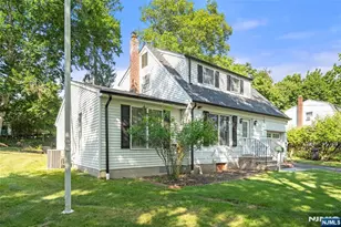 85 Park Ave, Cresskill, NJ 07626 - Photo 2