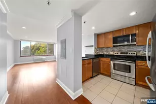 100 Old Palisade Road 801, Fort Lee, NJ 07024 - Photo 4