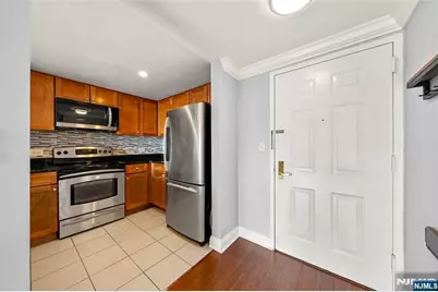 100 Old Palisade Road 801 #801, Fort Lee, NJ 07024 - Photo 2