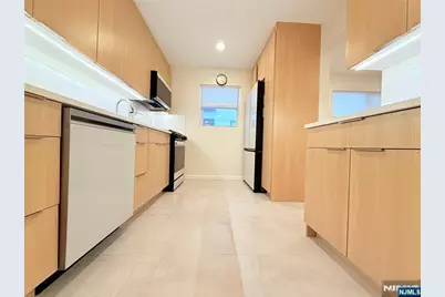 234 Columbia Avenue 11 #11, Fort Lee, NJ 07024 - Photo 4