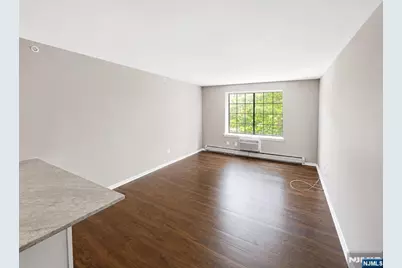 1418 Faulkner Court, Mahwah, NJ 07430 - Photo 4
