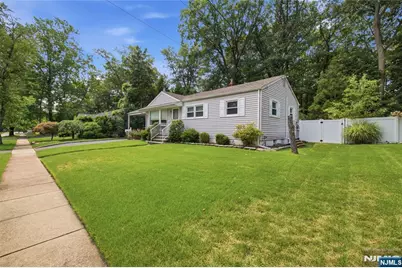 320 Ridgewood Blvd North, Washington Township, NJ 07676 - Photo 2
