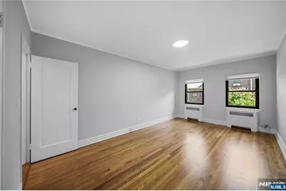 81 Chester Place A2C #A2C, Englewood, NJ 07631 - Photo 10