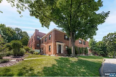81 Chester Place A2C #A2C, Englewood, NJ 07631 - Photo 2