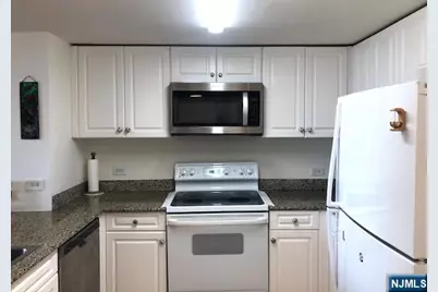 100 Old Palisade Road 803 #803, Fort Lee, NJ 07024 - Photo 10