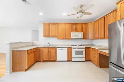 8421 Warrens Way 421 #421, Wanaque, NJ 07465 - Photo 26