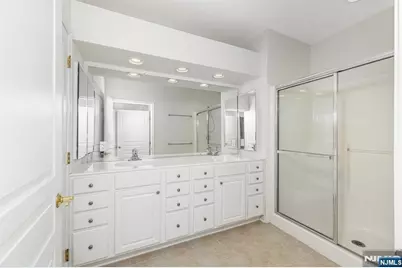 8421 Warrens Way 421 #421, Wanaque, NJ 07465 - Photo 36