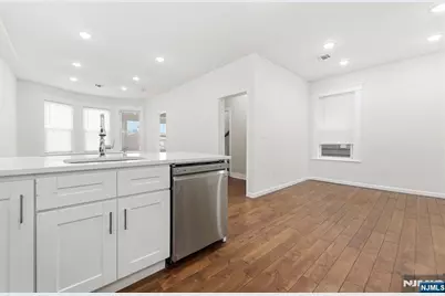 244 Clinton Avenue, Jersey City, NJ 07304 - Photo 16