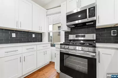 244 Clinton Avenue, Jersey City, NJ 07304 - Photo 10