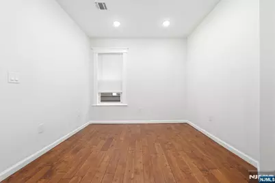 244 Clinton Avenue, Jersey City, NJ 07304 - Photo 30