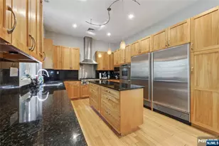 192 Stonehurst Dr, Tenafly, NJ 07670 - Photo 8