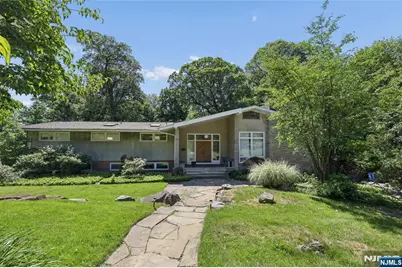 192 Stonehurst Drive, Tenafly, NJ 07670 - Photo 1