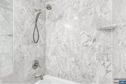 302 Chase Court 302 #302, Edgewater, NJ 07020 - Photo 14