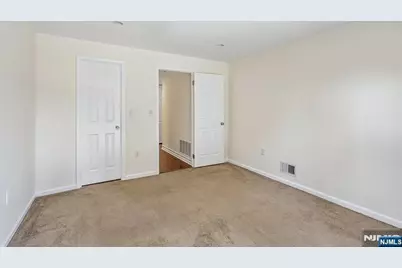 302 Chase Court 302 #302, Edgewater, NJ 07020 - Photo 18