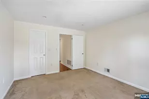 302 Chase Ct 302, Edgewater, NJ 07020 - Photo 18
