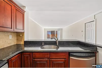 302 Chase Court 302 #302, Edgewater, NJ 07020 - Photo 10