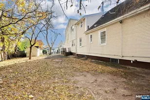 325 New Bridge Rd, Bergenfield, NJ 07621 - Photo 48