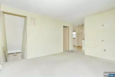 325 New Bridge Road, Bergenfield, NJ 07621 - Photo 20