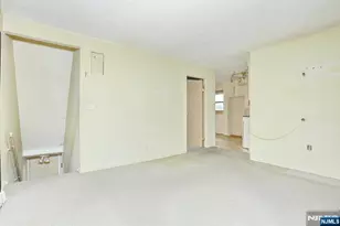 325 New Bridge Rd, Bergenfield, NJ 07621 - Photo 20