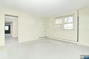325 New Bridge Rd, Bergenfield, NJ 07621 - Photo 22