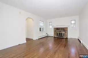325 New Bridge Rd, Bergenfield, NJ 07621 - Photo 4