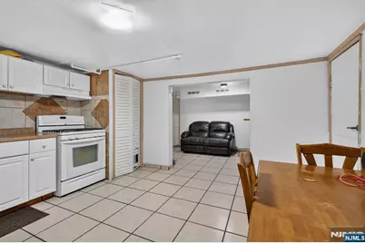 85 10th Street, Newark, NJ 07107 - Photo 22