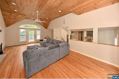 211 Spruce Street, Midland Park, NJ 07432 - Photo 12