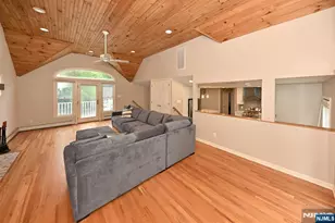 211 Spruce St, Midland Park, NJ 07432 - Photo 12