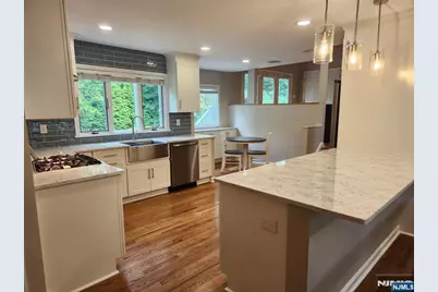 211 Spruce Street, Midland Park, NJ 07432 - Photo 8