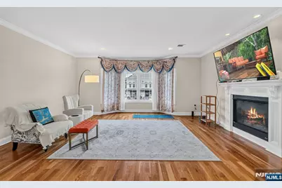 809 Edgewood Lane, Fort Lee, NJ 07024 - Photo 2