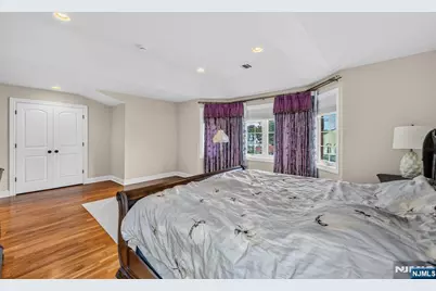 809 Edgewood Lane, Fort Lee, NJ 07024 - Photo 18